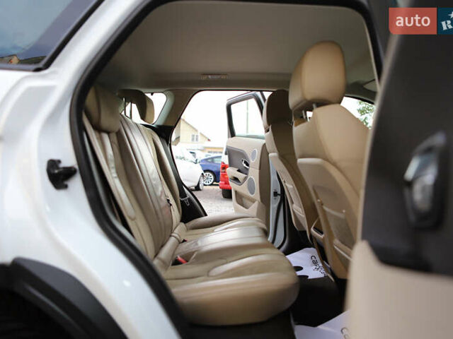 Білий Ленд Ровер Рендж Ровер Евок, об'ємом двигуна 2.18 л та пробігом 108 тис. км за 18999 $, фото 99 на Automoto.ua