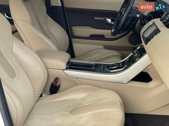 Белый Ленд Ровер Рендж Ровер Эвок, объемом двигателя 2 л и пробегом 125 тыс. км за 17900 $, фото 13 на Automoto.ua