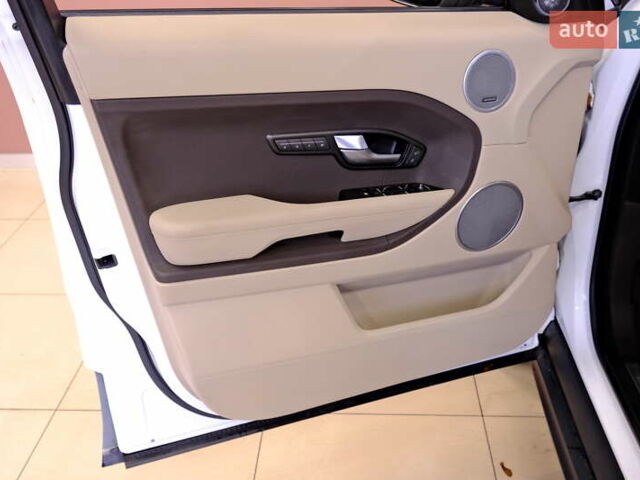 Білий Ленд Ровер Рендж Ровер Евок, об'ємом двигуна 2 л та пробігом 127 тис. км за 14900 $, фото 28 на Automoto.ua