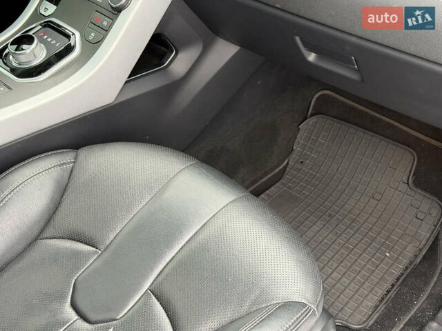 Білий Ленд Ровер Рендж Ровер Евок, об'ємом двигуна 0 л та пробігом 133 тис. км за 19999 $, фото 26 на Automoto.ua