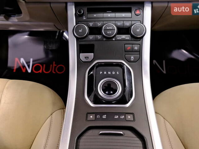 Білий Ленд Ровер Рендж Ровер Евок, об'ємом двигуна 2 л та пробігом 127 тис. км за 14900 $, фото 16 на Automoto.ua