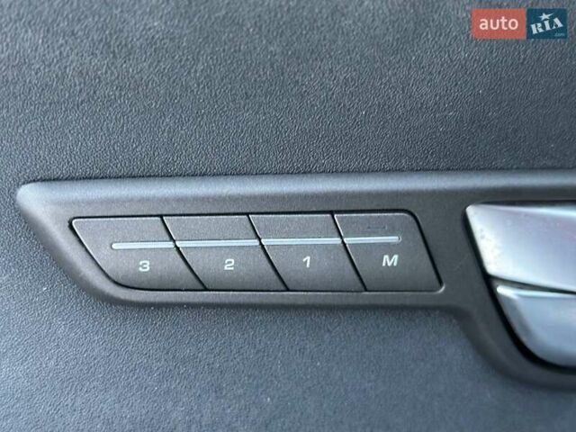 Білий Ленд Ровер Рендж Ровер Евок, об'ємом двигуна 2 л та пробігом 206 тис. км за 11800 $, фото 8 на Automoto.ua