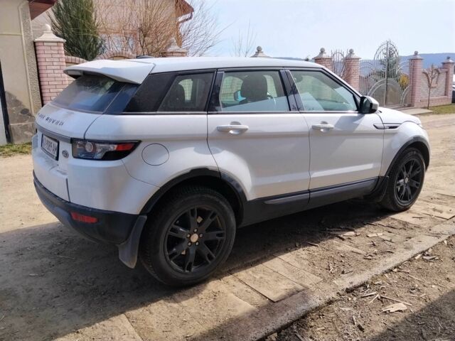 Білий Ленд Ровер Рендж Ровер Евок, об'ємом двигуна 2.2 л та пробігом 134 тис. км за 13500 $, фото 4 на Automoto.ua
