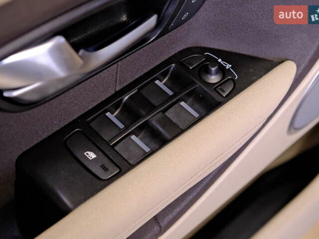 Білий Ленд Ровер Рендж Ровер Евок, об'ємом двигуна 2 л та пробігом 127 тис. км за 14900 $, фото 24 на Automoto.ua