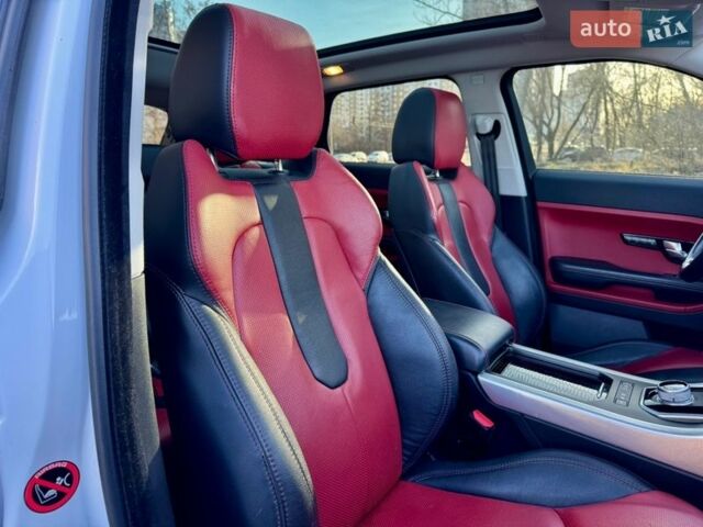 Белый Ленд Ровер Рендж Ровер Эвок, объемом двигателя 2 л и пробегом 135 тыс. км за 15500 $, фото 31 на Automoto.ua