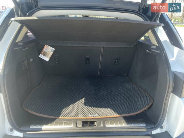 Білий Ленд Ровер Рендж Ровер Евок, об'ємом двигуна 2.18 л та пробігом 152 тис. км за 21000 $, фото 33 на Automoto.ua