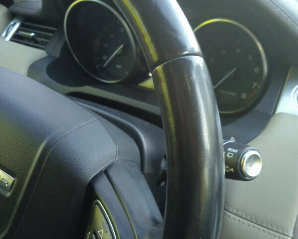 Білий Ленд Ровер Рендж Ровер Евок, об'ємом двигуна 2 л та пробігом 166 тис. км за 14500 $, фото 34 на Automoto.ua