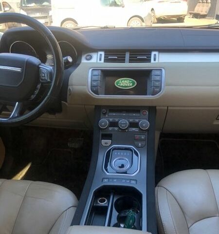 Белый Ленд Ровер Рендж Ровер Эвок, объемом двигателя 2 л и пробегом 245 тыс. км за 16300 $, фото 37 на Automoto.ua