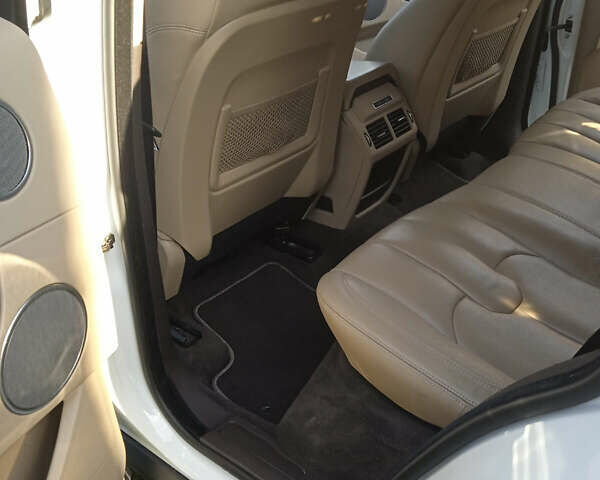 Білий Ленд Ровер Рендж Ровер Евок, об'ємом двигуна 2 л та пробігом 166 тис. км за 14500 $, фото 27 на Automoto.ua