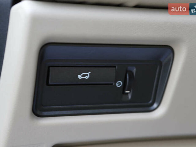 Білий Ленд Ровер Рендж Ровер Евок, об'ємом двигуна 2.18 л та пробігом 108 тис. км за 18999 $, фото 69 на Automoto.ua