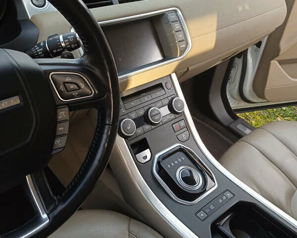 Білий Ленд Ровер Рендж Ровер Евок, об'ємом двигуна 2 л та пробігом 166 тис. км за 14500 $, фото 30 на Automoto.ua