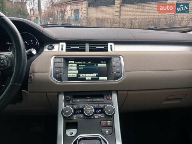 Білий Ленд Ровер Рендж Ровер Евок, об'ємом двигуна 2 л та пробігом 128 тис. км за 16990 $, фото 19 на Automoto.ua