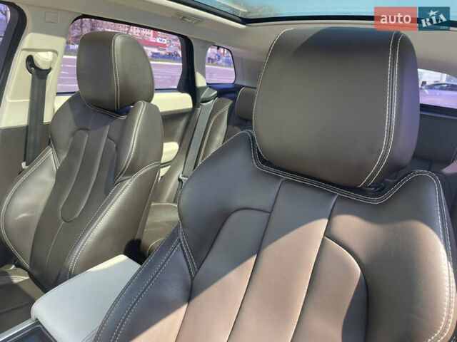 Білий Ленд Ровер Рендж Ровер Евок, об'ємом двигуна 2.18 л та пробігом 152 тис. км за 21000 $, фото 41 на Automoto.ua