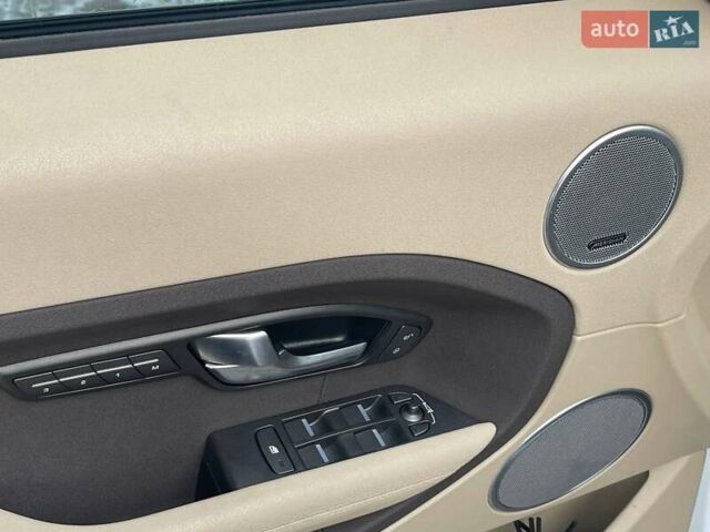 Белый Ленд Ровер Рендж Ровер Эвок, объемом двигателя 2 л и пробегом 125 тыс. км за 17900 $, фото 8 на Automoto.ua