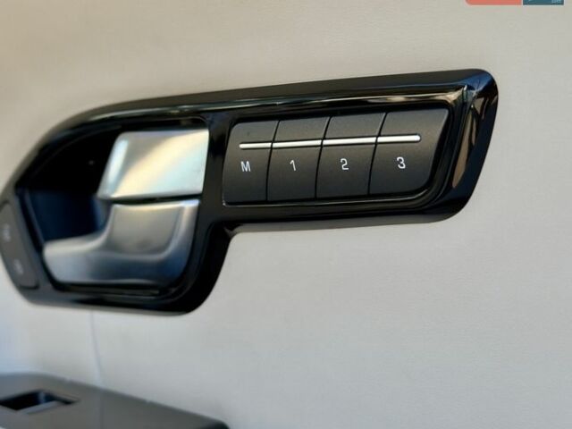 Белый Ленд Ровер Рендж Ровер Эвок, объемом двигателя 2 л и пробегом 143 тыс. км за 17900 $, фото 15 на Automoto.ua