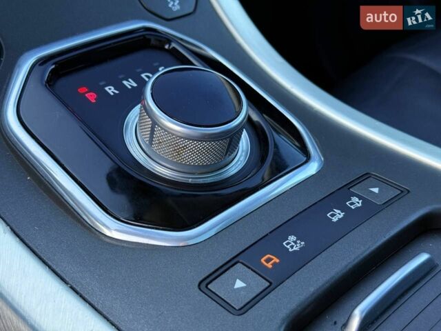 Белый Ленд Ровер Рендж Ровер Эвок, объемом двигателя 2 л и пробегом 212 тыс. км за 16300 $, фото 17 на Automoto.ua