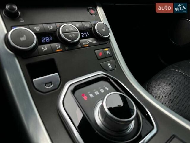 Белый Ленд Ровер Рендж Ровер Эвок, объемом двигателя 2.18 л и пробегом 140 тыс. км за 22500 $, фото 15 на Automoto.ua