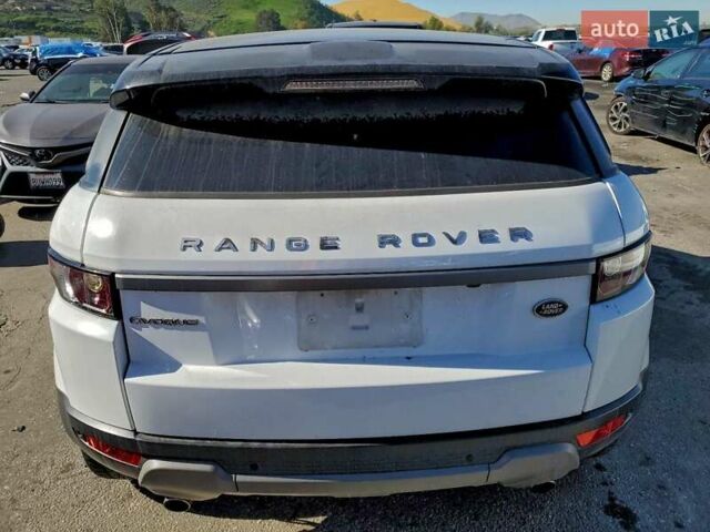 Белый Ленд Ровер Рендж Ровер Эвок, объемом двигателя 2 л и пробегом 152 тыс. км за 3700 $, фото 6 на Automoto.ua