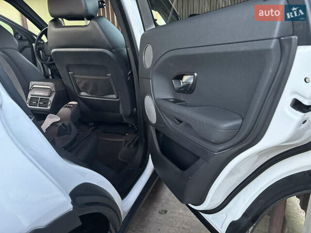 Білий Ленд Ровер Рендж Ровер Евок, об'ємом двигуна 2 л та пробігом 239 тис. км за 16000 $, фото 24 на Automoto.ua