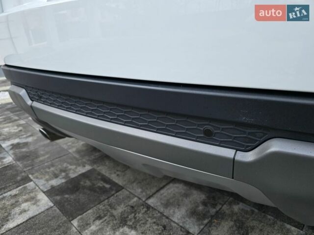 Білий Ленд Ровер Рендж Ровер Евок, об'ємом двигуна 2 л та пробігом 120 тис. км за 14600 $, фото 60 на Automoto.ua