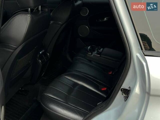 Белый Ленд Ровер Рендж Ровер Эвок, объемом двигателя 2.18 л и пробегом 140 тыс. км за 22500 $, фото 12 на Automoto.ua