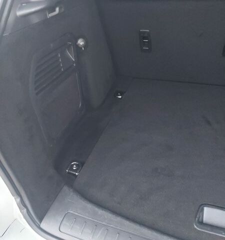 Белый Ленд Ровер Рендж Ровер Эвок, объемом двигателя 2.18 л и пробегом 197 тыс. км за 18300 $, фото 25 на Automoto.ua