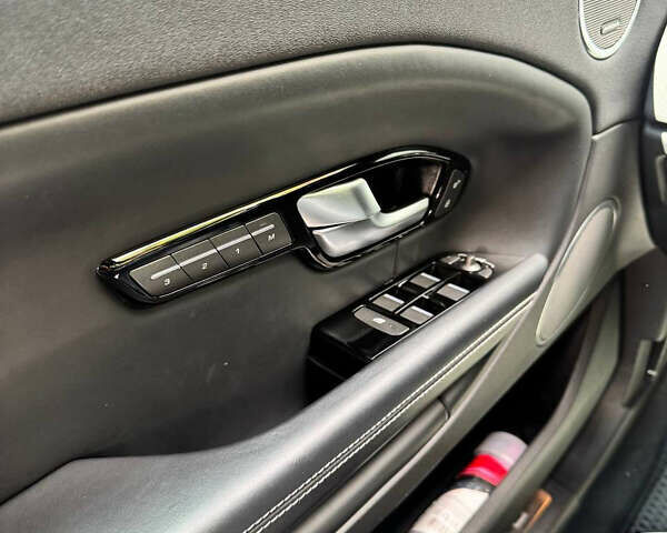 Білий Ленд Ровер Рендж Ровер Евок, об'ємом двигуна 2 л та пробігом 96 тис. км за 21000 $, фото 10 на Automoto.ua