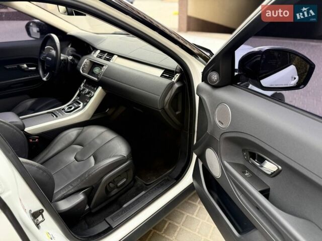 Белый Ленд Ровер Рендж Ровер Эвок, объемом двигателя 2.18 л и пробегом 87 тыс. км за 21000 $, фото 16 на Automoto.ua