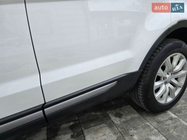 Білий Ленд Ровер Рендж Ровер Евок, об'ємом двигуна 2 л та пробігом 120 тис. км за 14600 $, фото 56 на Automoto.ua