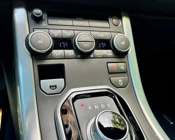 Білий Ленд Ровер Рендж Ровер Евок, об'ємом двигуна 2 л та пробігом 96 тис. км за 21000 $, фото 9 на Automoto.ua