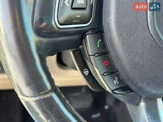 Білий Ленд Ровер Рендж Ровер Евок, об'ємом двигуна 2 л та пробігом 200 тис. км за 11300 $, фото 11 на Automoto.ua