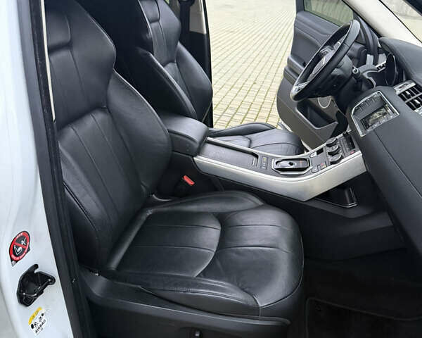 Белый Ленд Ровер Рендж Ровер Эвок, объемом двигателя 2.2 л и пробегом 110 тыс. км за 18999 $, фото 17 на Automoto.ua