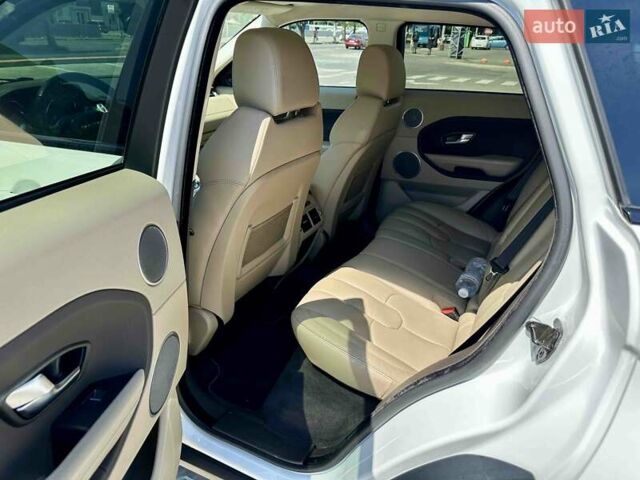 Белый Ленд Ровер Рендж Ровер Эвок, объемом двигателя 2 л и пробегом 130 тыс. км за 20000 $, фото 32 на Automoto.ua