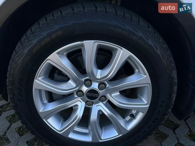 Белый Ленд Ровер Рендж Ровер Эвок, объемом двигателя 2.18 л и пробегом 126 тыс. км за 27000 $, фото 17 на Automoto.ua