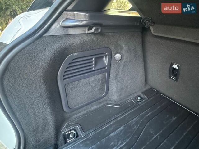 Білий Ленд Ровер Рендж Ровер Евок, об'ємом двигуна 2 л та пробігом 234 тис. км за 15300 $, фото 29 на Automoto.ua