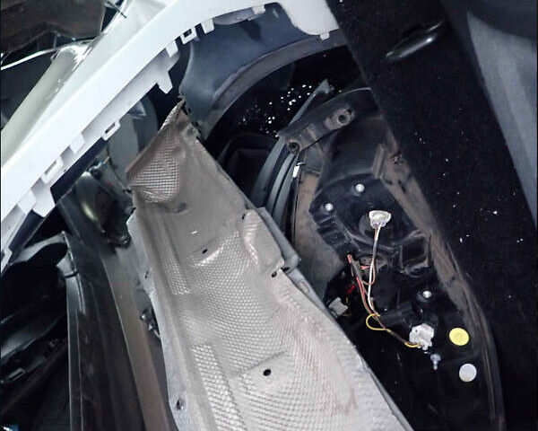 Білий Ленд Ровер Рендж Ровер Евок, об'ємом двигуна 2 л та пробігом 185 тис. км за 12700 $, фото 19 на Automoto.ua