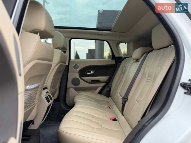 Белый Ленд Ровер Рендж Ровер Эвок, объемом двигателя 2 л и пробегом 133 тыс. км за 19800 $, фото 18 на Automoto.ua