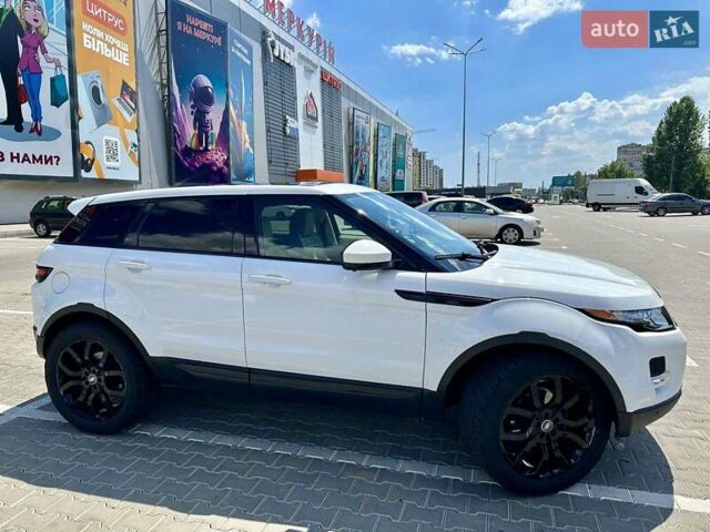 Білий Ленд Ровер Рендж Ровер Евок, об'ємом двигуна 2 л та пробігом 130 тис. км за 18000 $, фото 12 на Automoto.ua