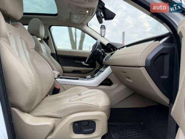 Белый Ленд Ровер Рендж Ровер Эвок, объемом двигателя 2 л и пробегом 133 тыс. км за 19800 $, фото 28 на Automoto.ua