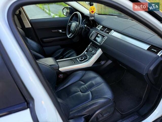 Білий Ленд Ровер Рендж Ровер Евок, об'ємом двигуна 2 л та пробігом 212 тис. км за 16800 $, фото 20 на Automoto.ua