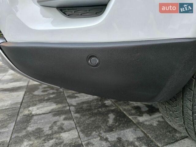 Білий Ленд Ровер Рендж Ровер Евок, об'ємом двигуна 2 л та пробігом 120 тис. км за 14600 $, фото 50 на Automoto.ua