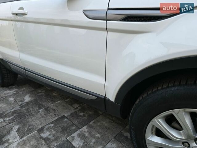 Білий Ленд Ровер Рендж Ровер Евок, об'ємом двигуна 2 л та пробігом 120 тис. км за 14600 $, фото 64 на Automoto.ua