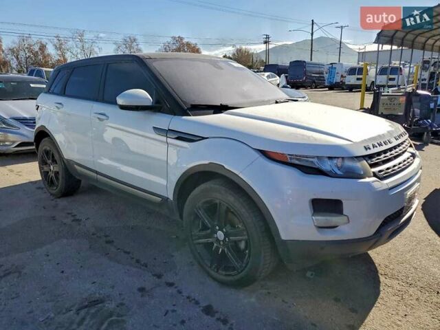 Белый Ленд Ровер Рендж Ровер Эвок, объемом двигателя 2 л и пробегом 152 тыс. км за 3700 $, фото 3 на Automoto.ua