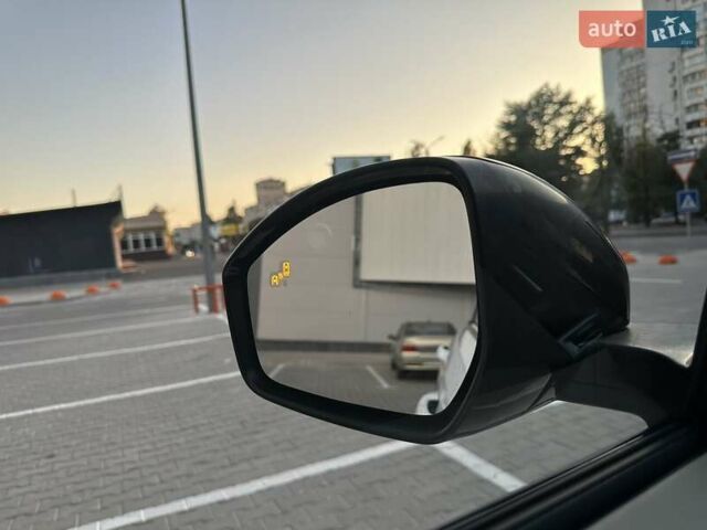 Білий Ленд Ровер Рендж Ровер Евок, об'ємом двигуна 2 л та пробігом 130 тис. км за 18000 $, фото 25 на Automoto.ua