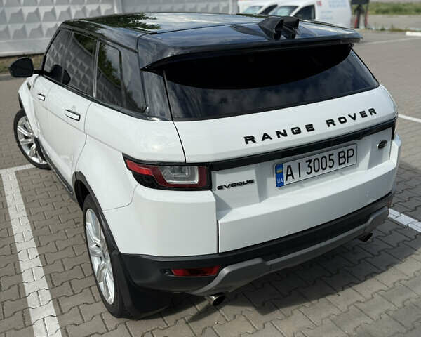 Ленд Ровер Рендж Ровер Эвок 2015 в Киеве на Automoto.ua Белый Ленд Ровер Рендж Ровер Эвок, объемом двигателя 2 л и пробегом 135 тыс. км за 21000 $, фото 4 на Automoto.ua