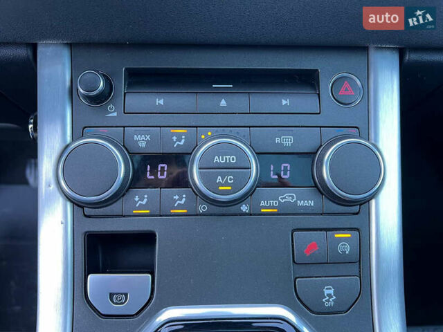 Белый Ленд Ровер Рендж Ровер Эвок, объемом двигателя 2 л и пробегом 84 тыс. км за 17800 $, фото 15 на Automoto.ua