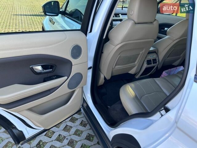 Белый Ленд Ровер Рендж Ровер Эвок, объемом двигателя 2.18 л и пробегом 126 тыс. км за 27000 $, фото 12 на Automoto.ua