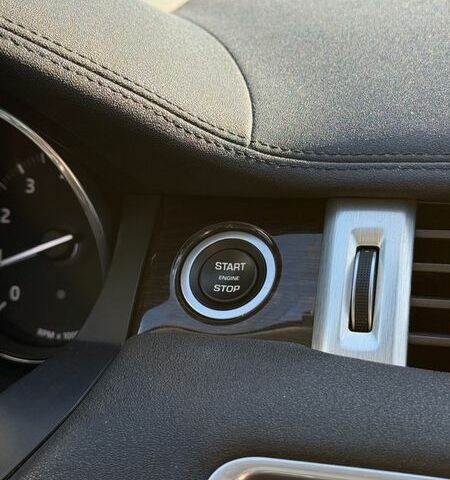 Белый Ленд Ровер Рендж Ровер Эвок, объемом двигателя 2 л и пробегом 143 тыс. км за 17900 $, фото 19 на Automoto.ua