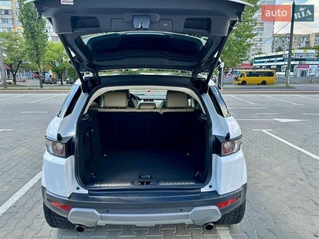 Белый Ленд Ровер Рендж Ровер Эвок, объемом двигателя 2 л и пробегом 130 тыс. км за 20000 $, фото 18 на Automoto.ua