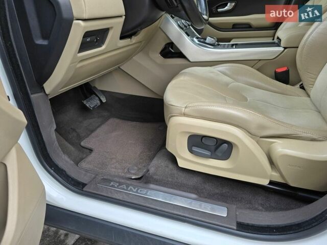 Білий Ленд Ровер Рендж Ровер Евок, об'ємом двигуна 2 л та пробігом 120 тис. км за 14600 $, фото 13 на Automoto.ua